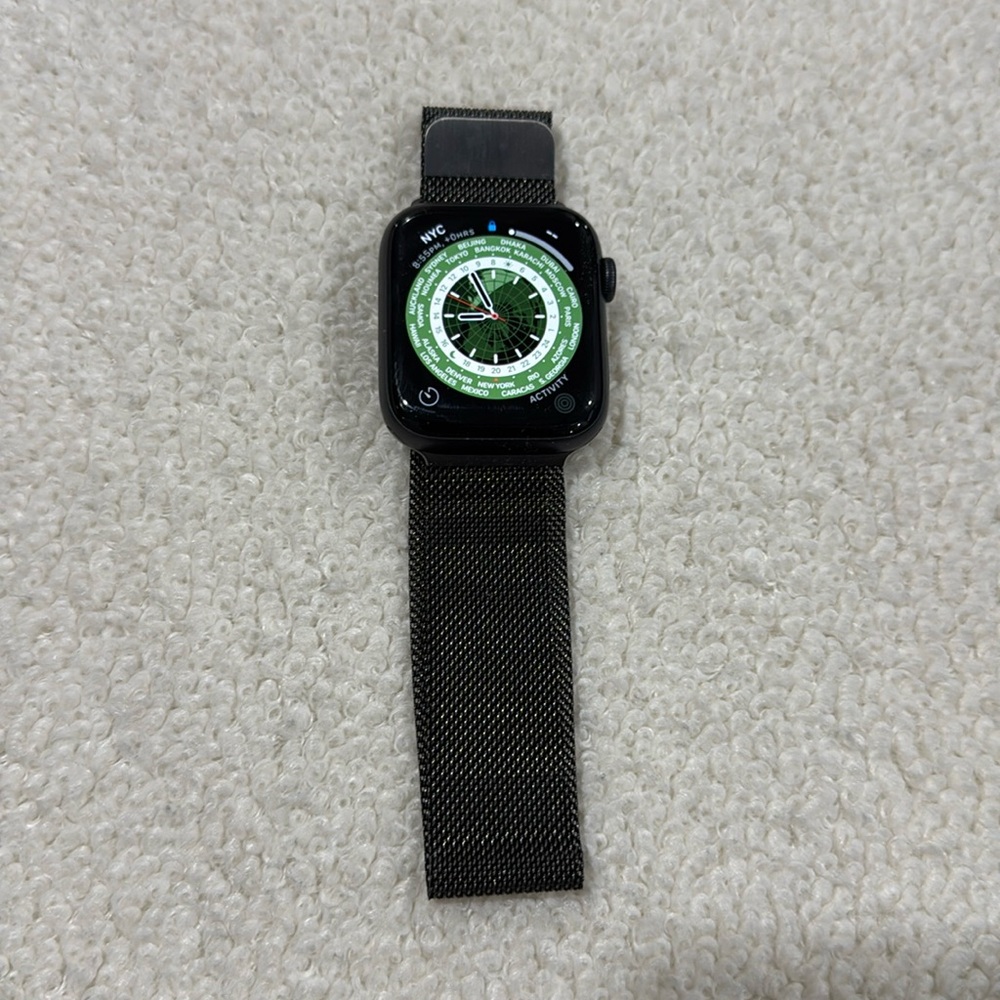 Apple Watch series 6 (cellular and GPS)
